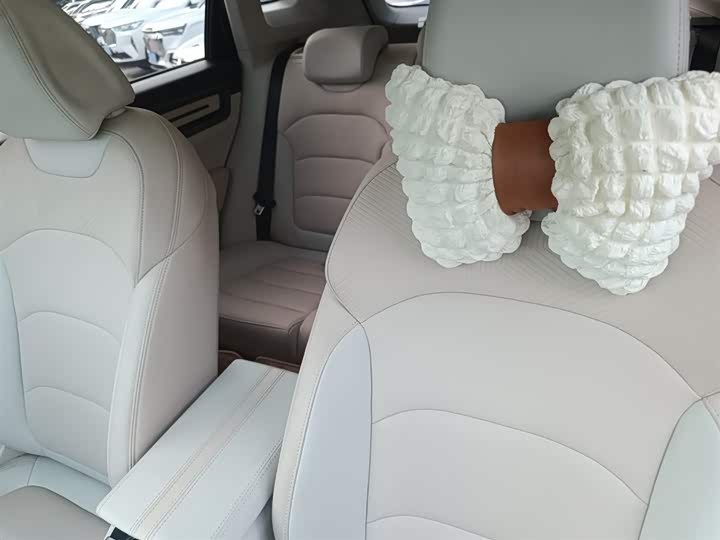 Фото 16 - Geely Icon