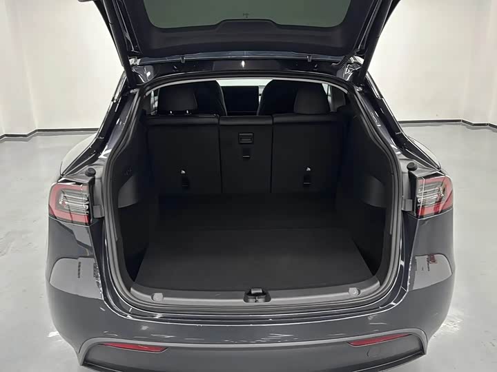 Фото 19 - Tesla Model Y