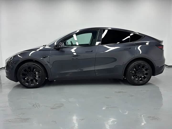Фото 4 - Tesla Model Y