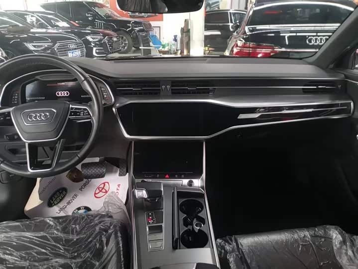 Фото 5 - Audi A6L