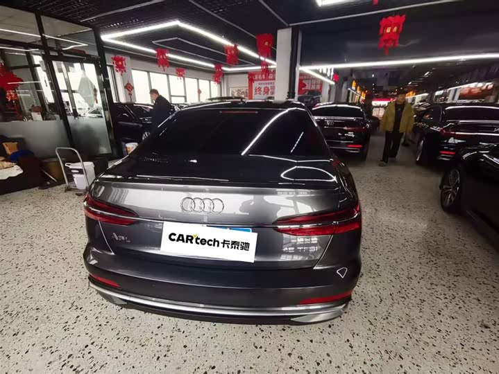 Фото 8 - Audi A6L