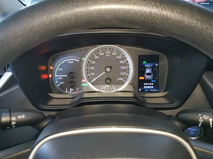 Фото 12 - Toyota Corolla