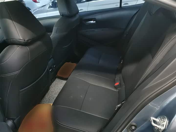 Фото 17 - Toyota Corolla