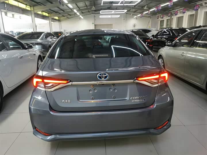 Фото 6 - Toyota Corolla