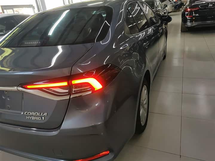 Фото 8 - Toyota Corolla