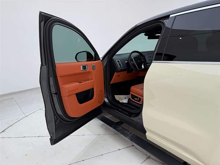 Фото 13 - LiXiang L8