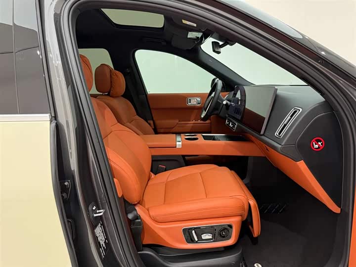 Фото 19 - LiXiang L8