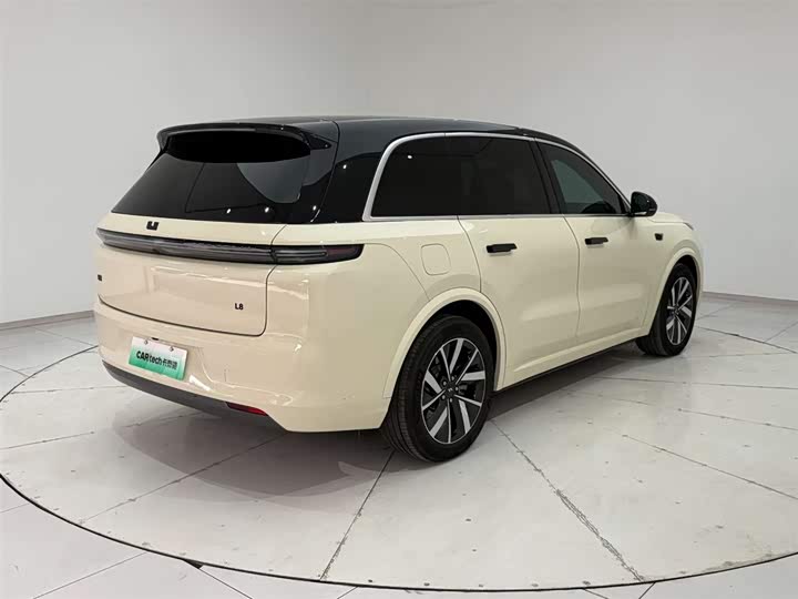 Фото 8 - LiXiang L8