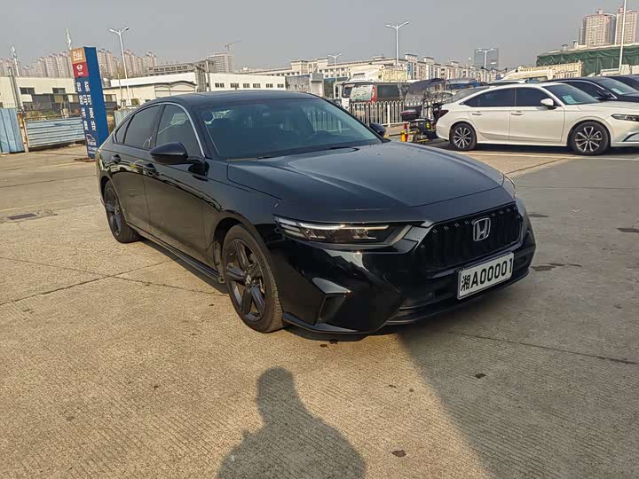 Фото 2 - Honda Inspire