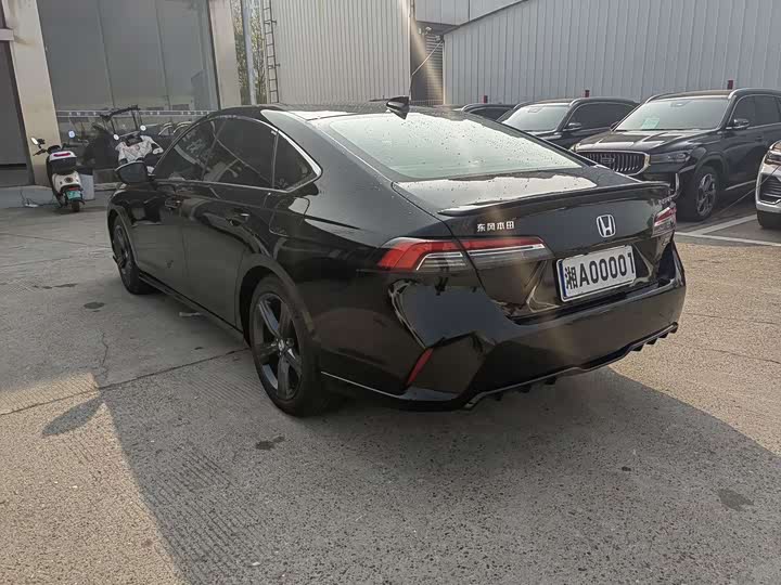 Фото 8 - Honda Inspire