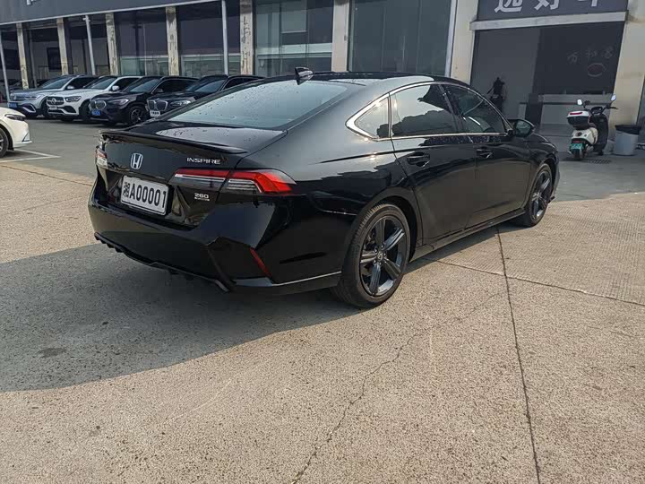 Фото 9 - Honda Inspire