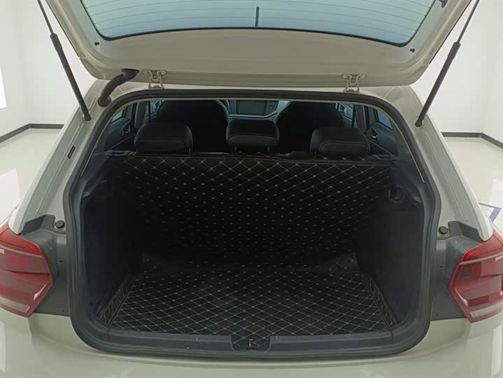 Фото 3 - Volkswagen Polo