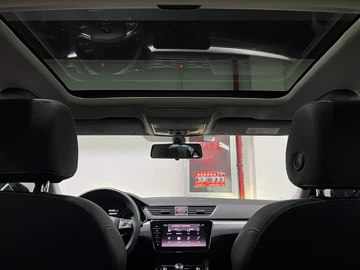 Фото 12 - Skoda Superb