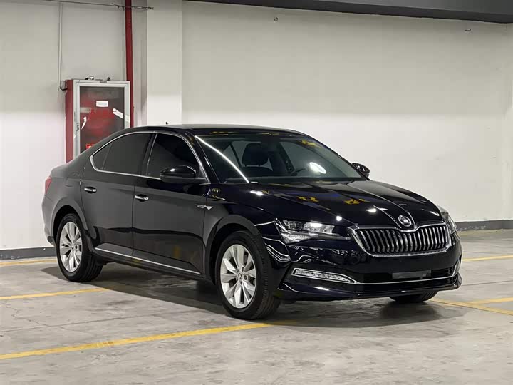 Фото 3 - Skoda Superb