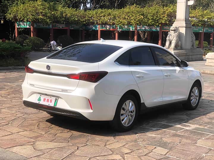 Фото 6 - Changan Eado EV