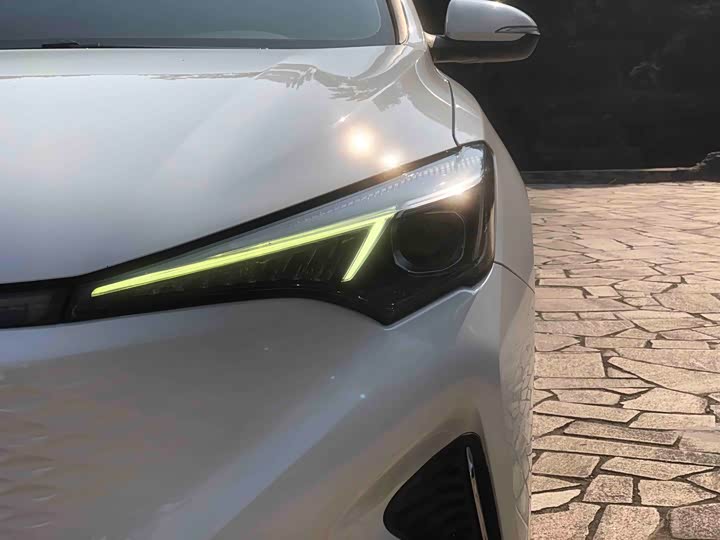 Фото 8 - Changan Eado EV