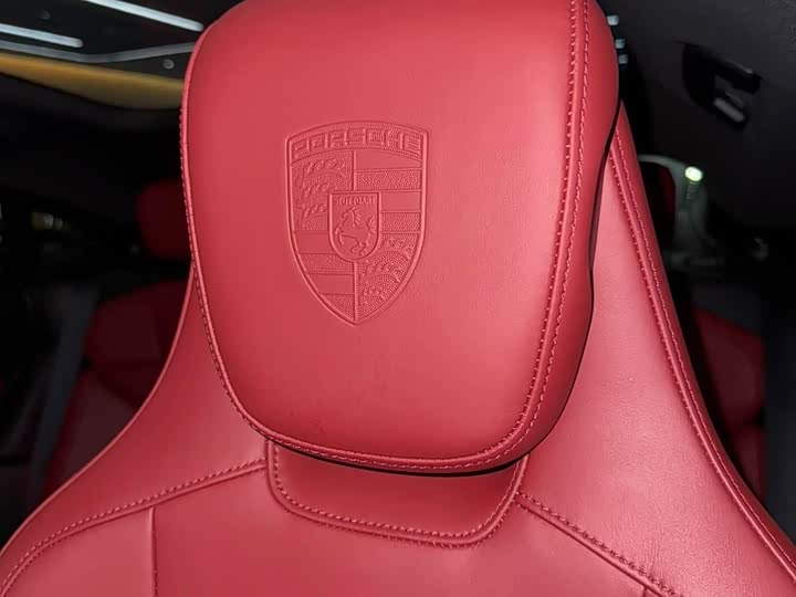 Фото 12 - Porsche Taycan