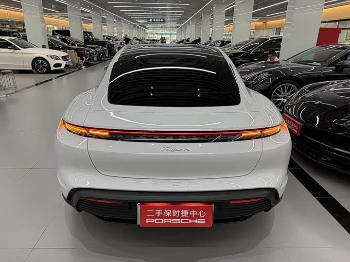 Фото 5 - Porsche Taycan