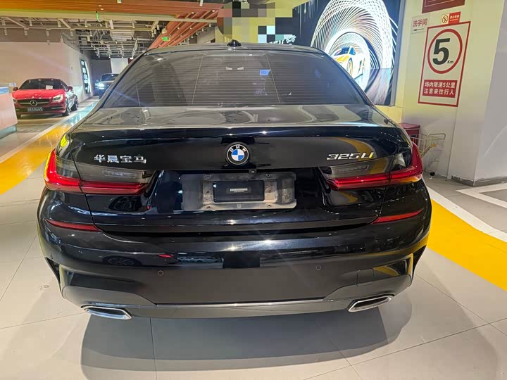 Фото 14 - BMW 3 Series