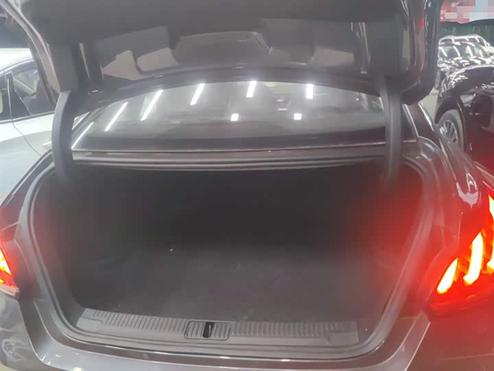 Фото 19 - MG Motor 5