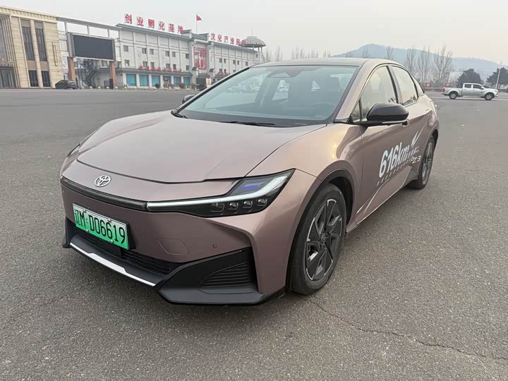 Фото 1 - Toyota bZ3