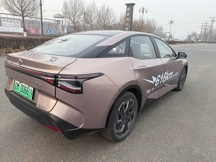 Фото 5 - Toyota bZ3