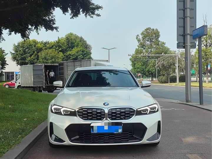 Фото 2 - BMW 3 Series