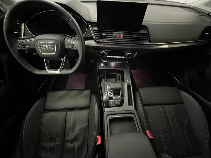 Фото 10 - Audi Q5L