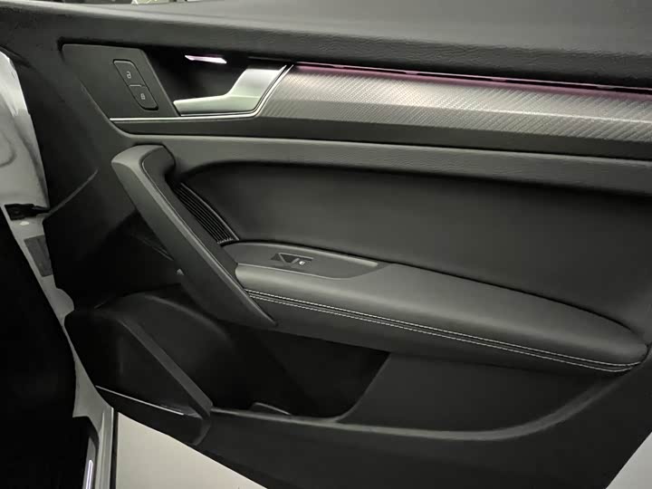 Фото 12 - Audi Q5L