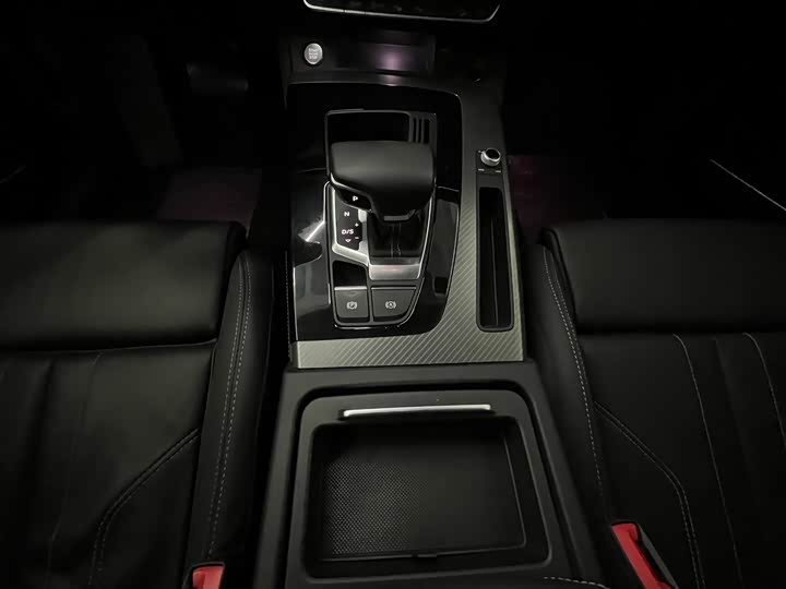 Фото 13 - Audi Q5L