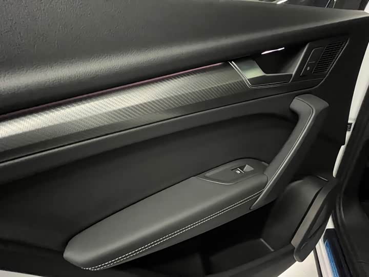 Фото 18 - Audi Q5L