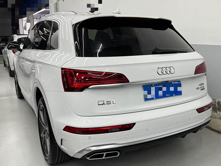 Фото 4 - Audi Q5L
