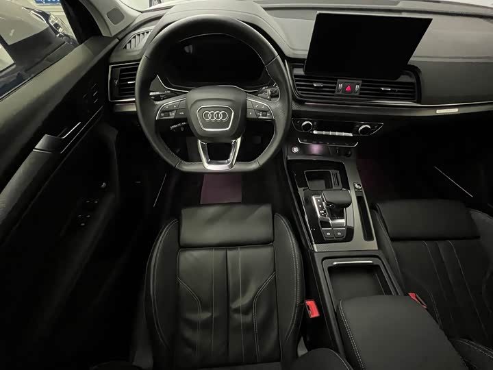 Фото 9 - Audi Q5L