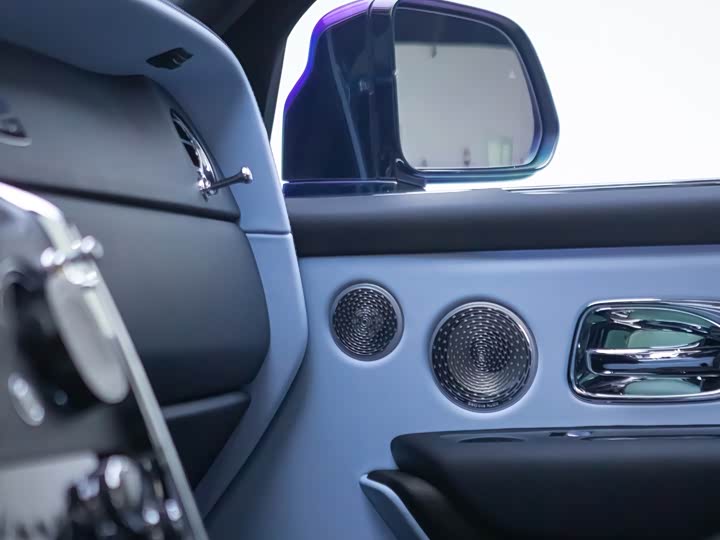 Фото 12 - Rolls-Royce Cullinan