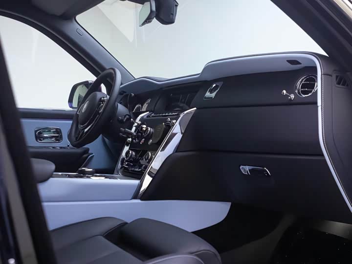 Фото 14 - Rolls-Royce Cullinan