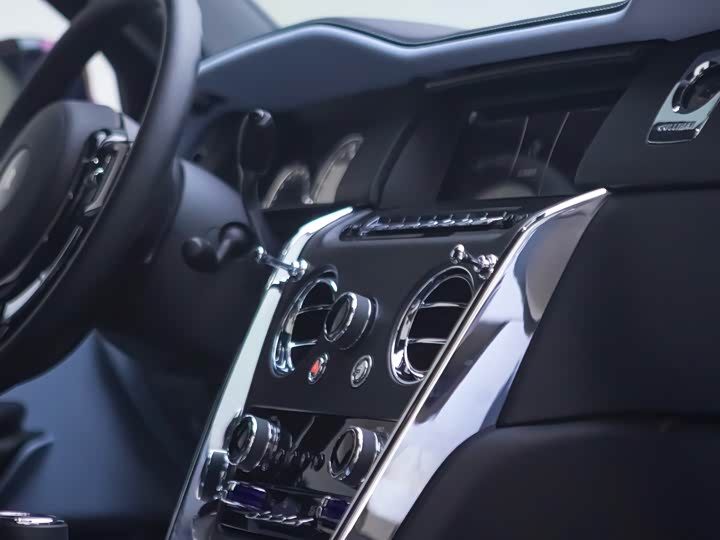 Фото 15 - Rolls-Royce Cullinan