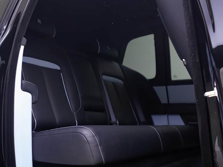 Фото 8 - Rolls-Royce Cullinan