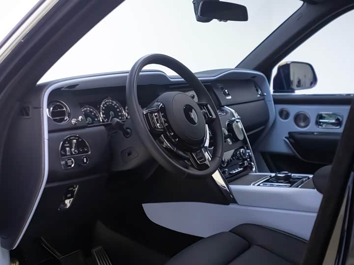 Фото 9 - Rolls-Royce Cullinan