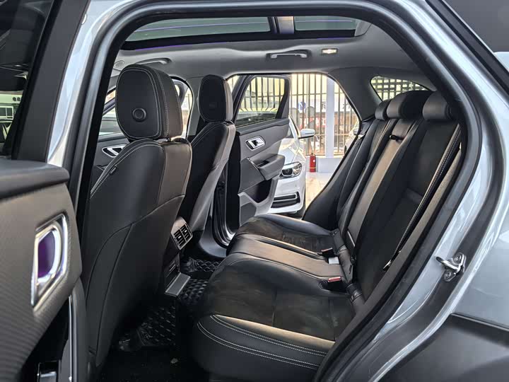 Фото 8 - Land Rover Range Rover Velar