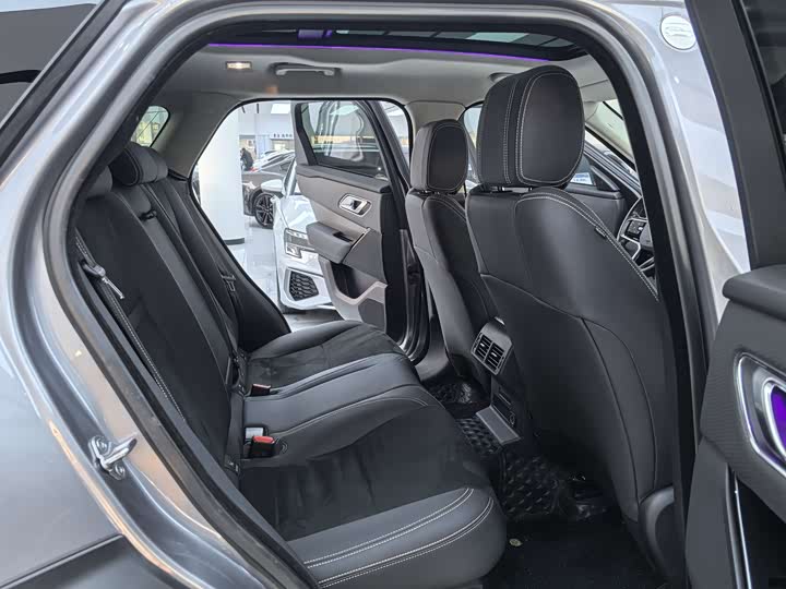 Фото 9 - Land Rover Range Rover Velar