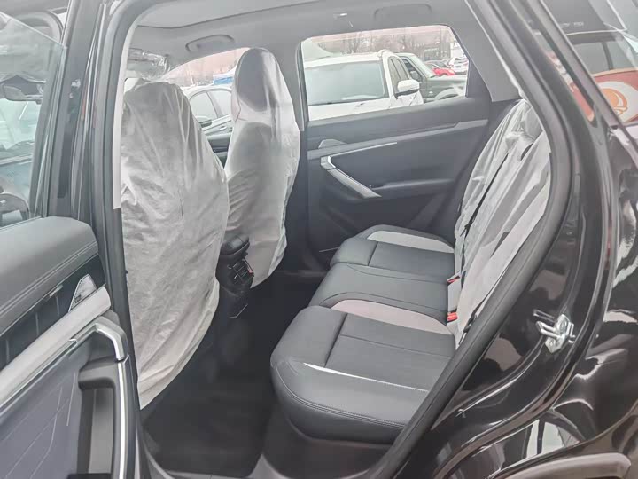 Фото 5 - Geely Atlas L