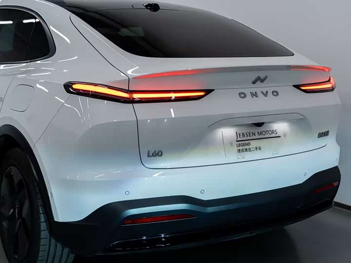 Фото 18 - Nio Onvo L60