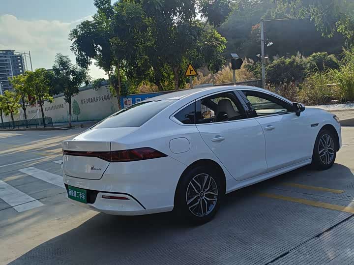 Фото 11 - BYD Qin Plus