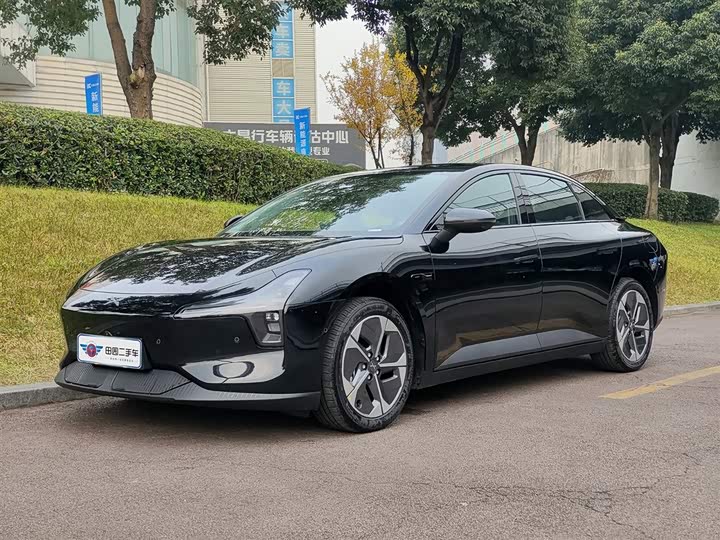 Фото 1 - XPeng Mona M03