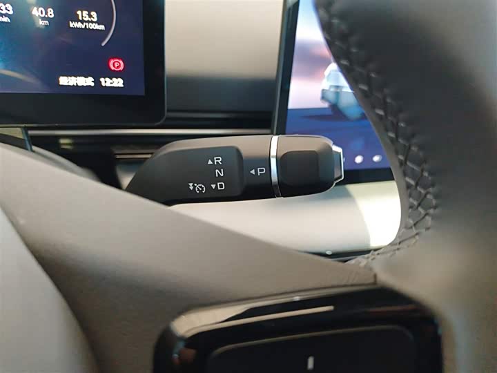 Фото 14 - Bestune 03