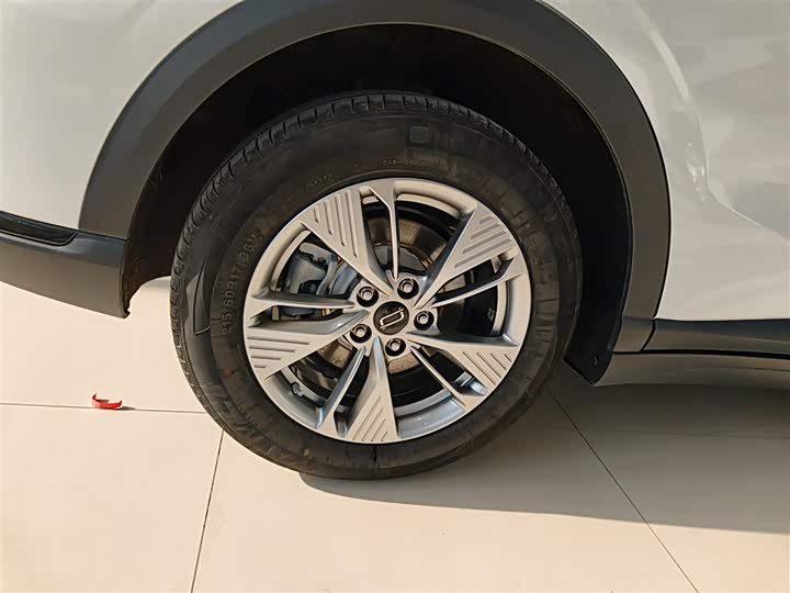 Фото 26 - Bestune 03