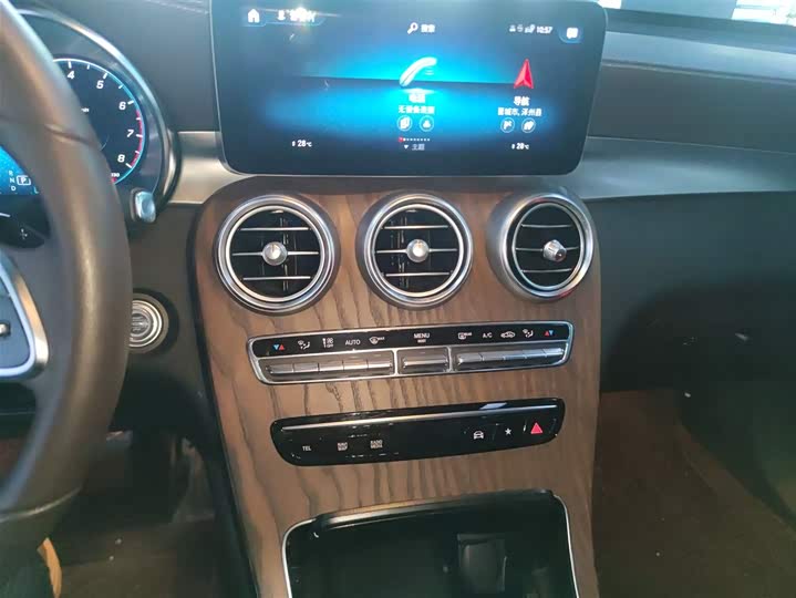 Фото 13 - Mercedes-Benz GLC-Class