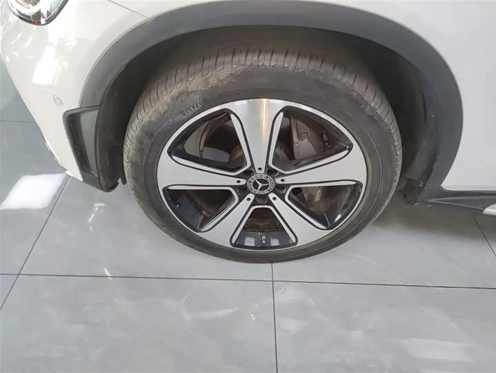 Фото 23 - Mercedes-Benz GLC-Class