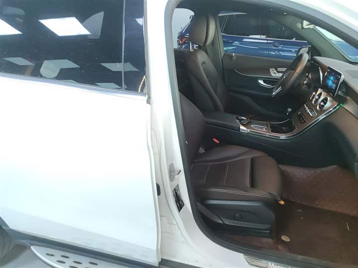 Фото 25 - Mercedes-Benz GLC-Class