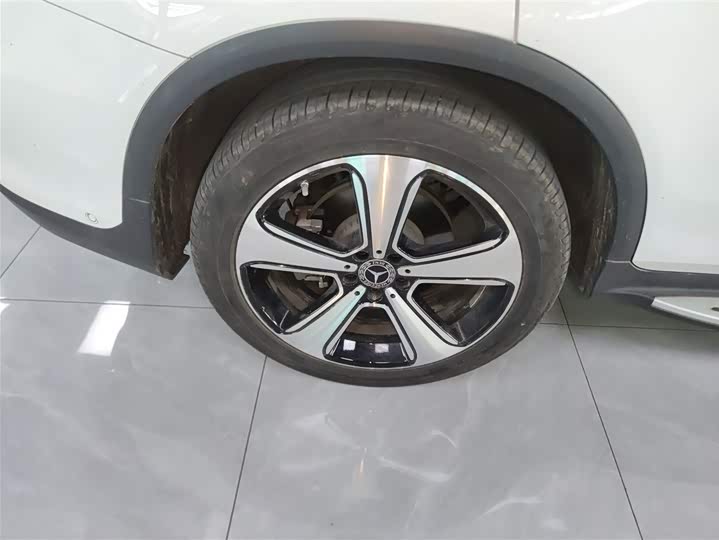 Фото 26 - Mercedes-Benz GLC-Class